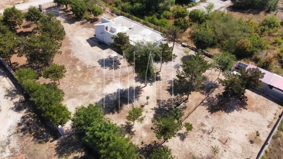 prilika: građevinsko zemljište s roh bau objektom, drniš, 3057 m2 - slika 8