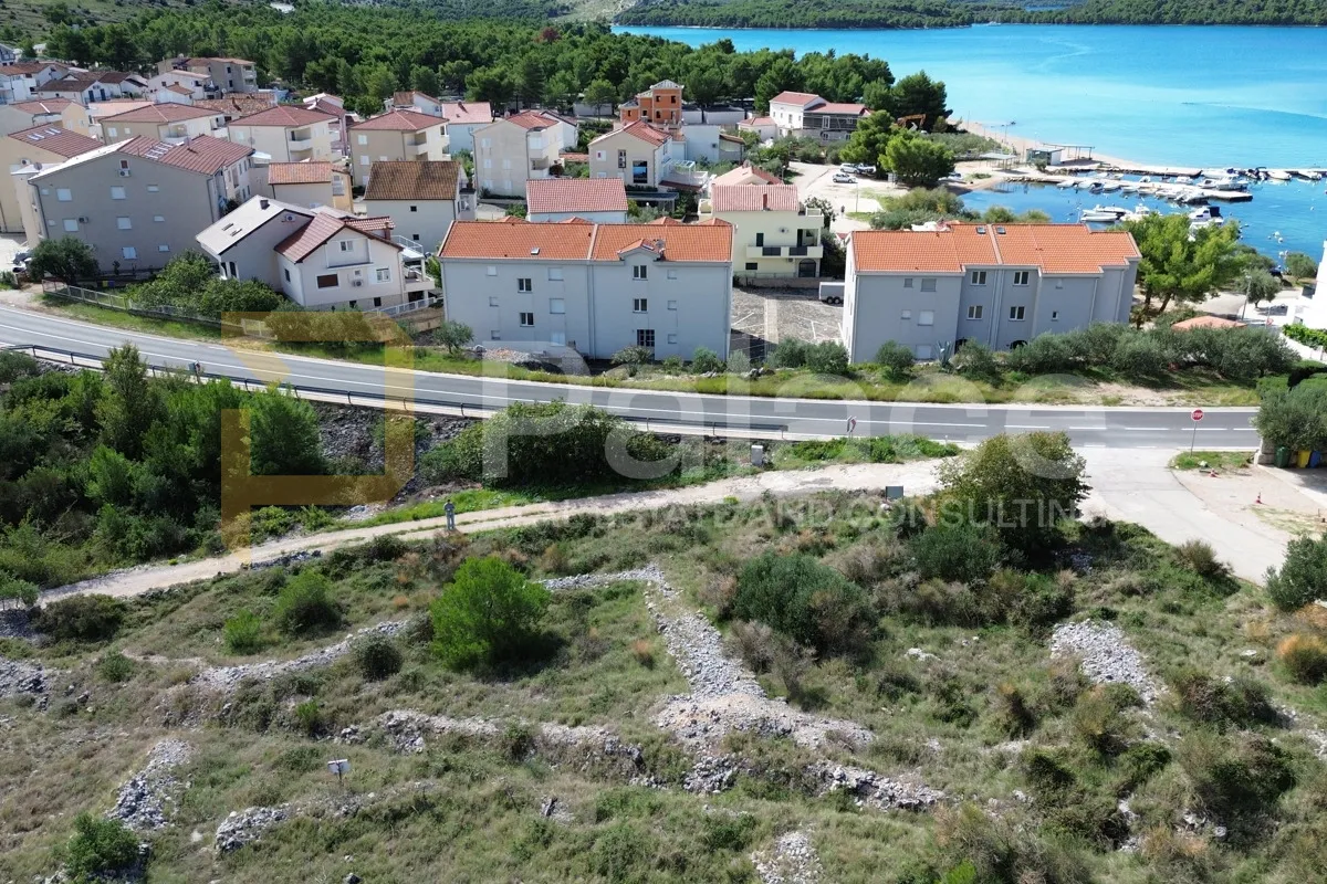 građevinski teren samo 100 m od mora, žaborić-jasenovo, 3170 m2 - slika 2