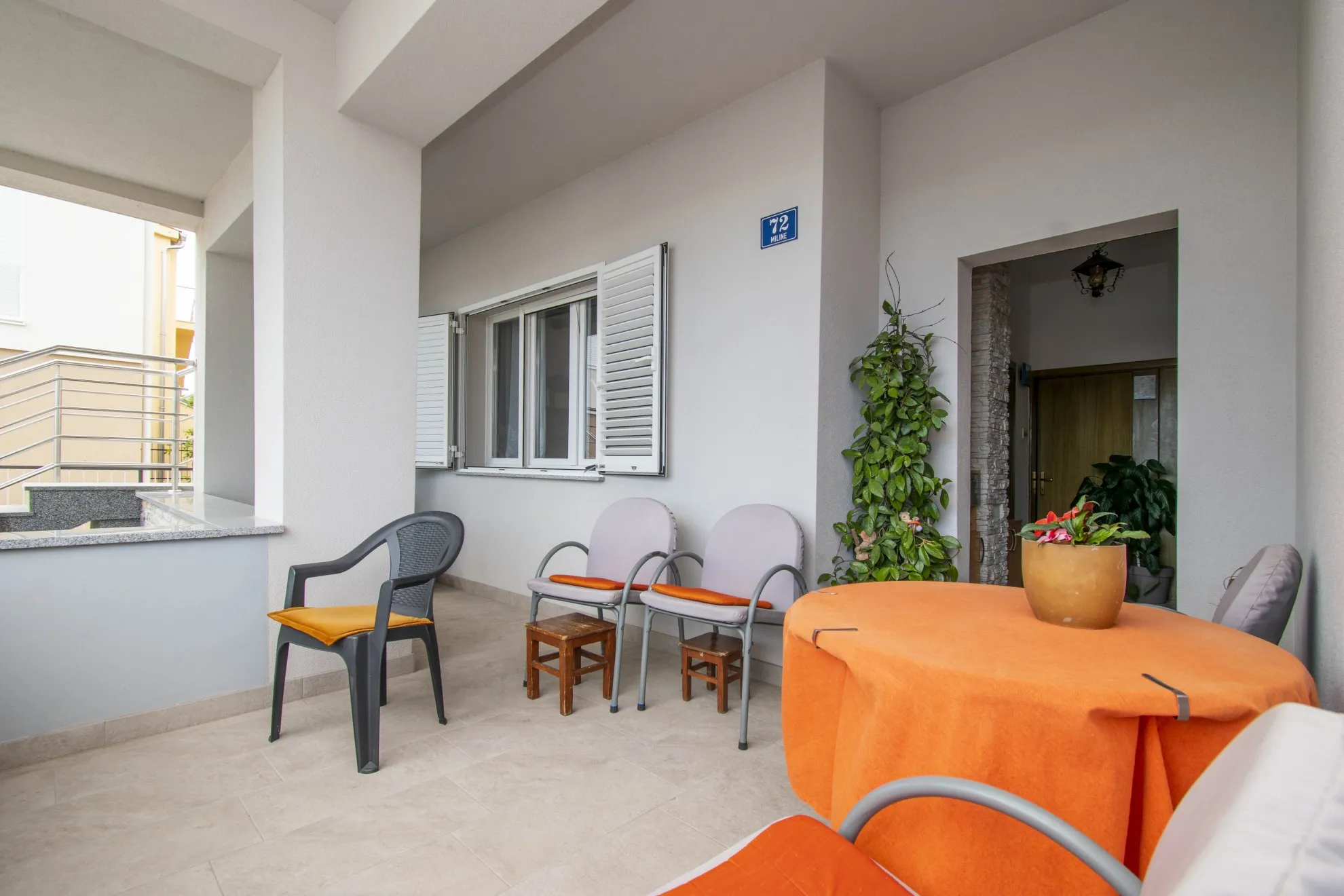 kuća prvi red uz more: rogoznica, 397.00 m2 - slika 5