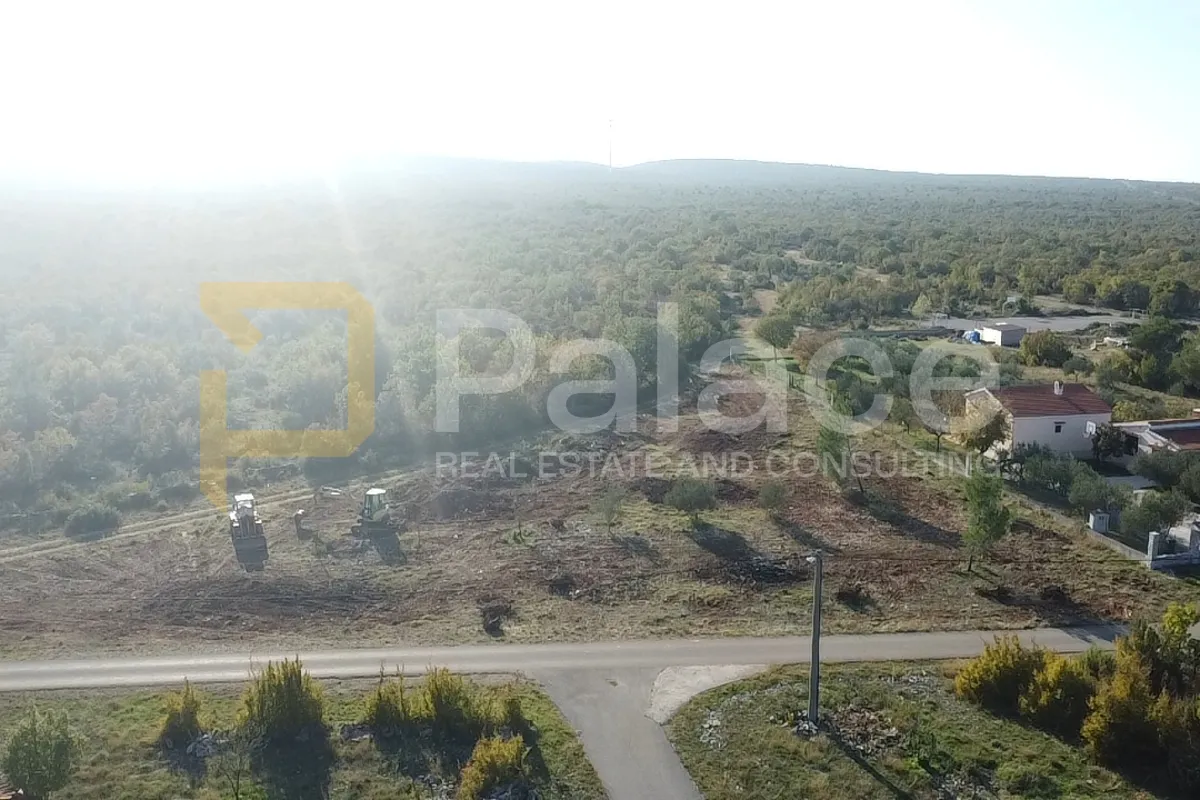 prilika! građevinsko zemljište 700m2 pridraga - slika 2