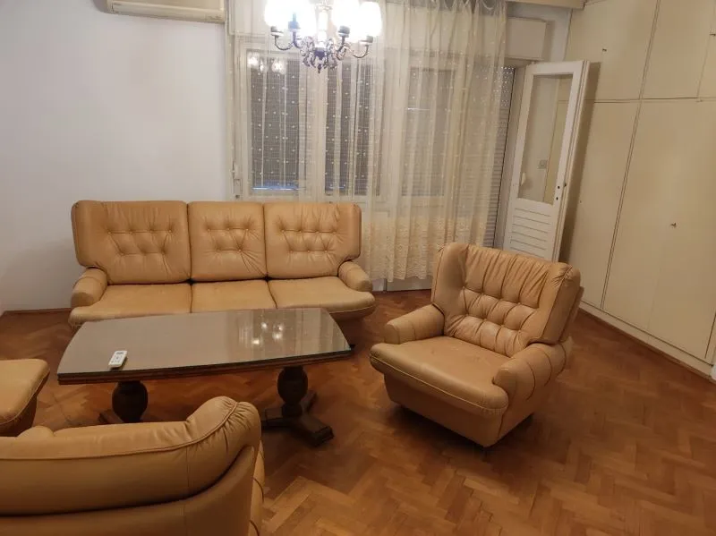 samostojeća kuća s puno potencijala - slika 13