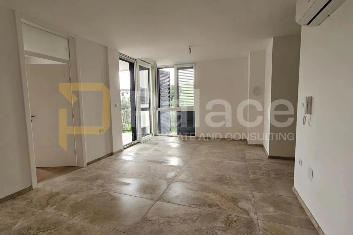 rogoznica - dvosoban stan u novogradnji, blizina marine i centra 55m2 - slika 2