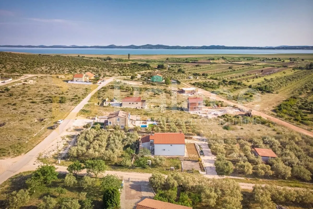 Građevinsko zemljište s dozvolom i projektom - pogled na Jezero - Vrana, Pakoštane