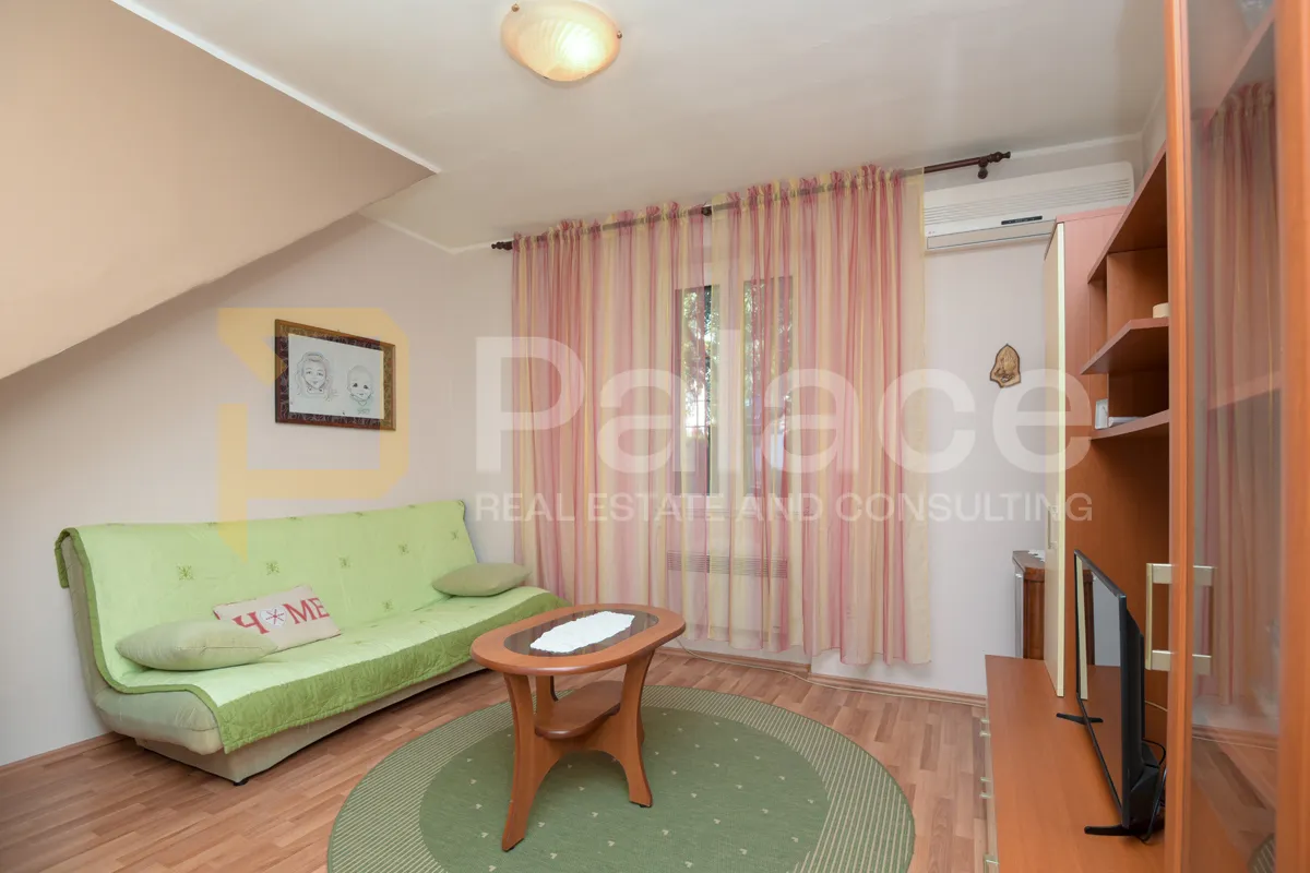 dvosoban stan u gradu sa predivnim pogledom na šibenski kanal, 63 m2 - slika 7