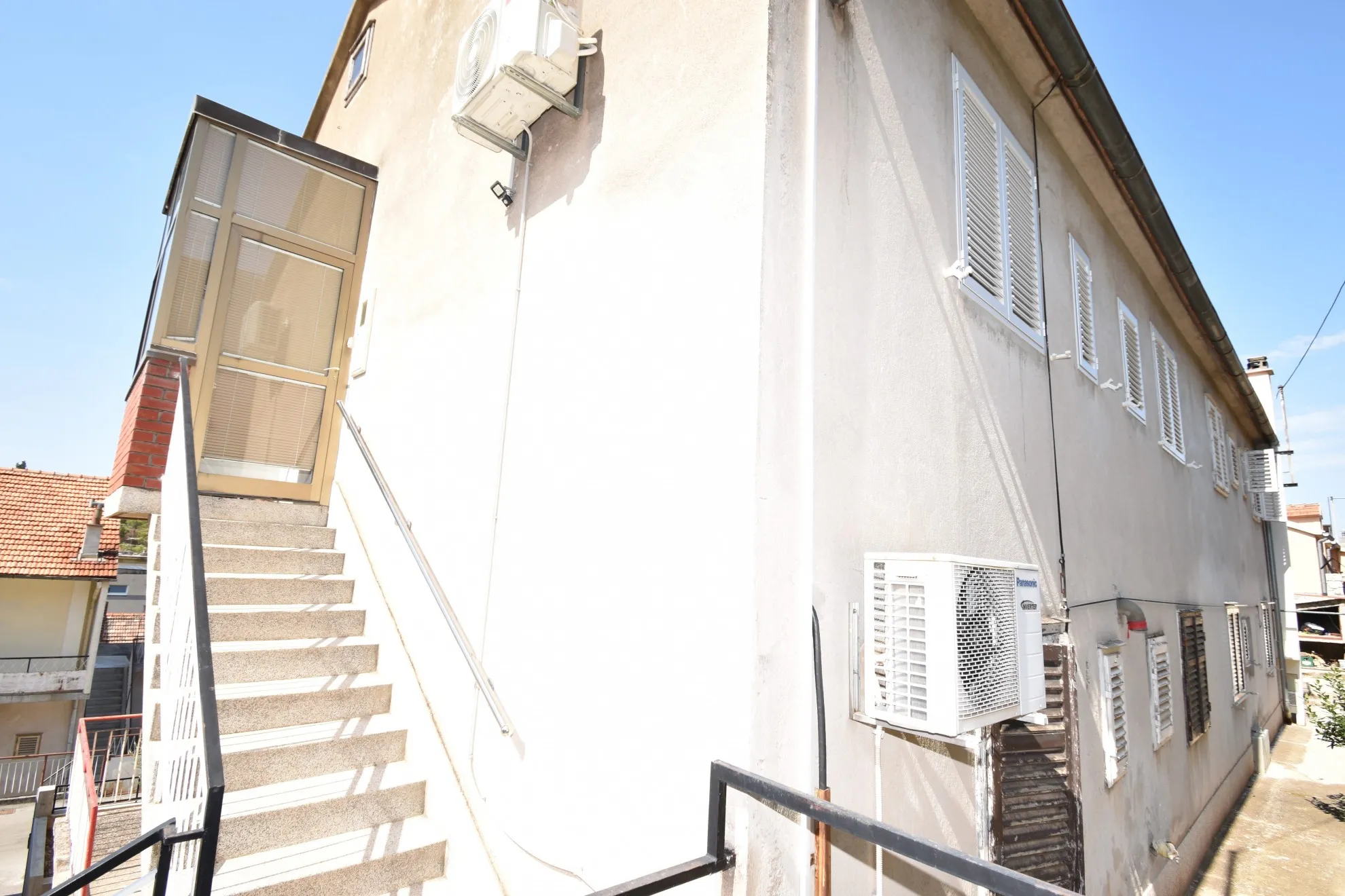 prilika: komforan stan s vrtom i garažom, šibenik-baldekin, 133 m2 - slika 8