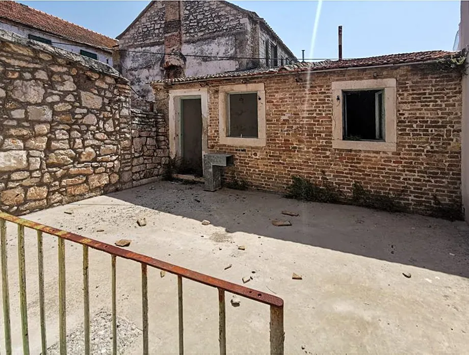 kamena kuća u povijesnoj jezgri staroga grada na hvaru, 599.00 m² - slika 10