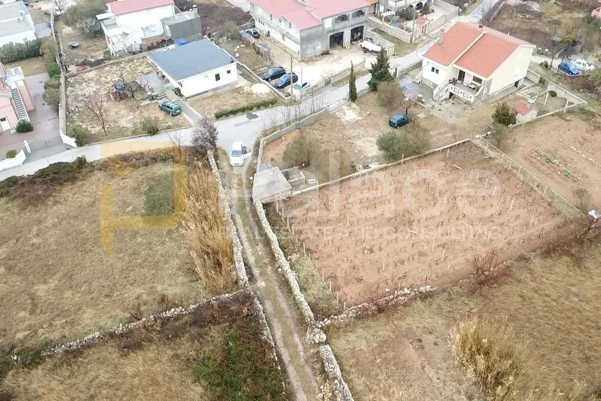 prilika! ražanac : građevinsko zemljište 672 m2 - slika 4