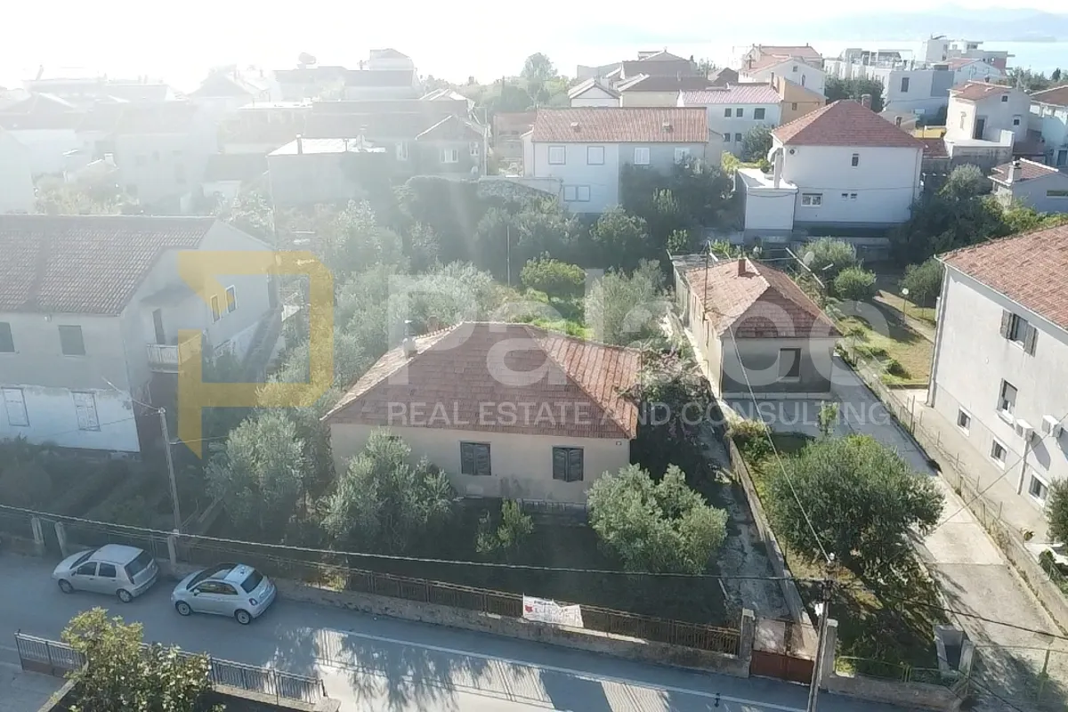 prilika građevinsko zemljište arbanasi 200m od mora - slika 2