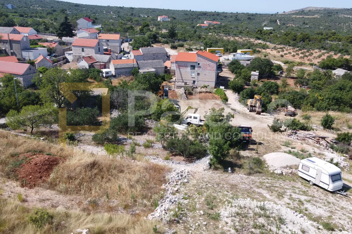 kamena kuća s pripadajućim građevinskim zemljištem - slika 5