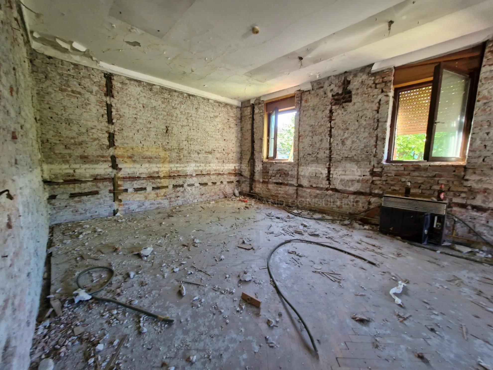 kuća za adaptaciju ili rušenje, strogi centar grada, 247 m2 - slika 10