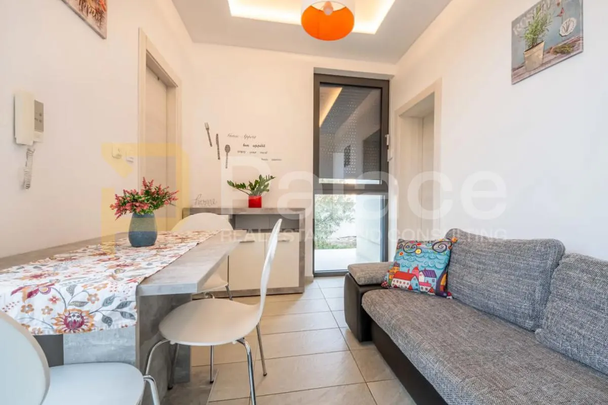 nekretnina iz snova u kostreni – vila s bazenom i tri stana, 332m2 - slika 25