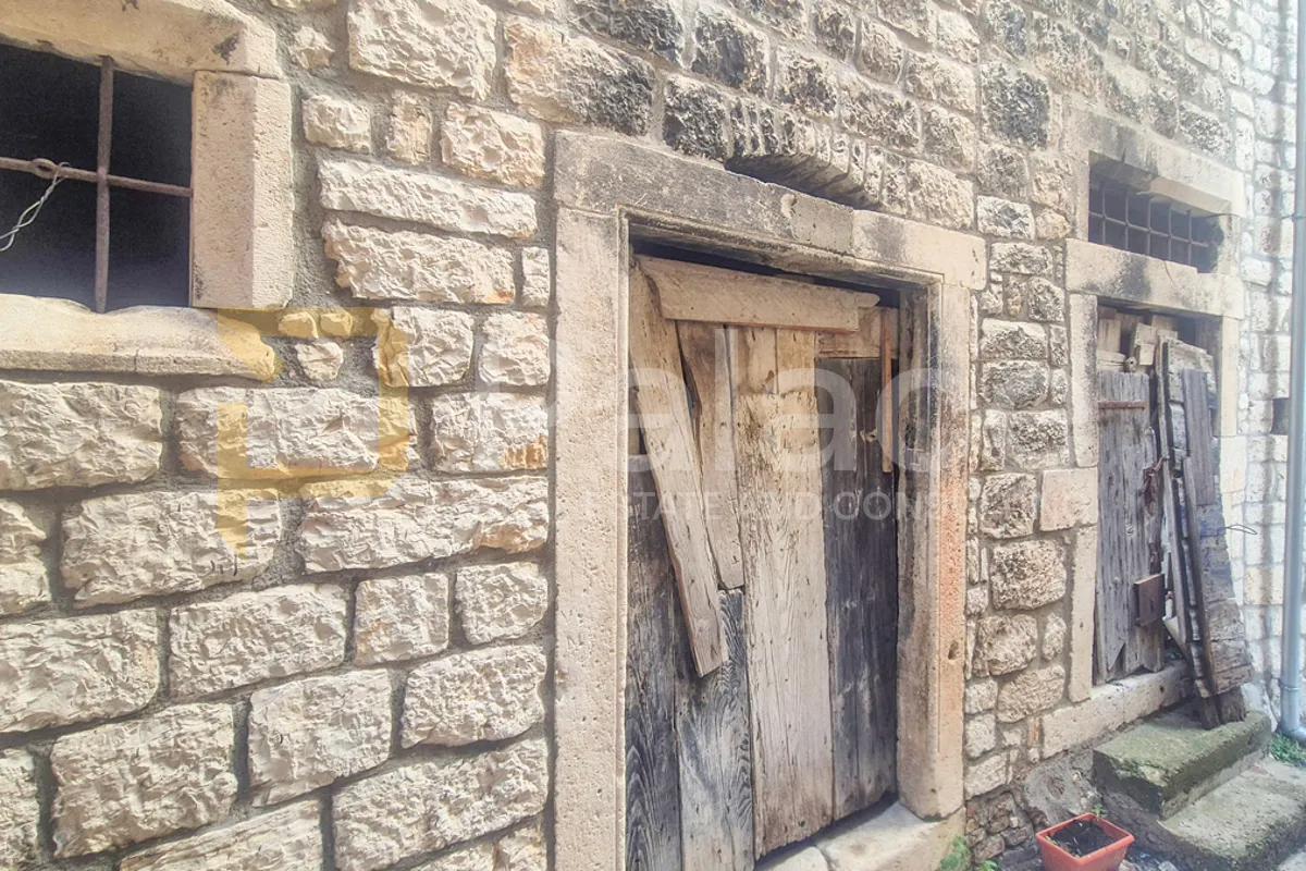 kamena kuća na 3 etaže u srcu staroga šibenika, kulturno dobro, 150 m2 - slika 6