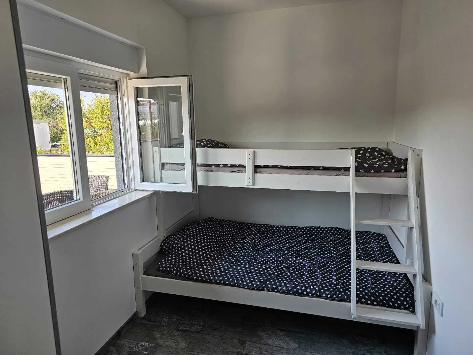 moderna kuća s bazenom u mirnom predjelu splita: 160m2 (prodaja) - slika 11