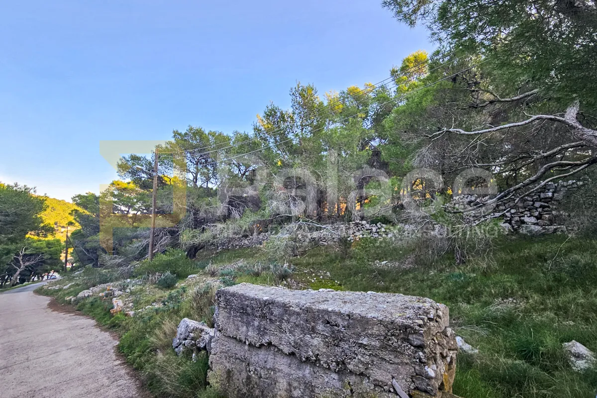 građevinsko zemljište s pogledom na uvalu, 754 m2 - otok žirje - slika 4