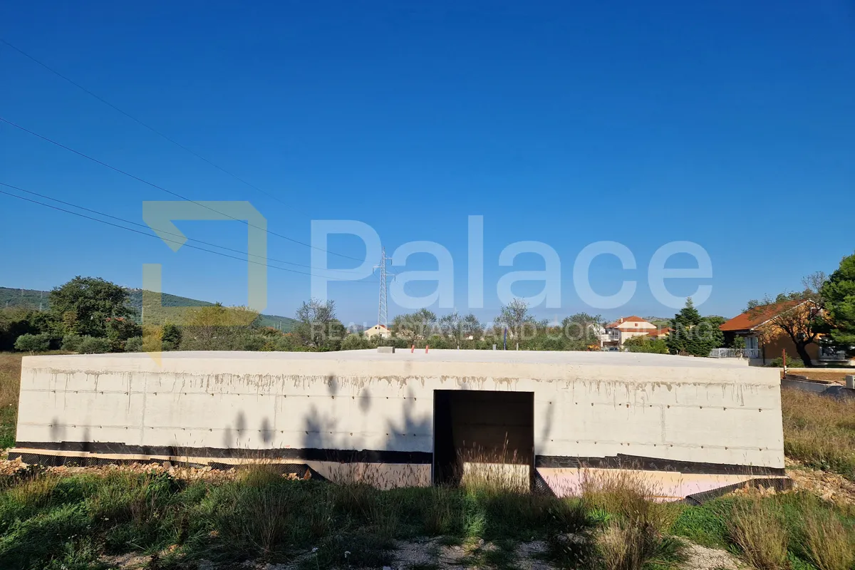 Zemljište s projektom i građevinskom dozvolom u Dubravi - Dubrava kod Šibenika, Šibenik