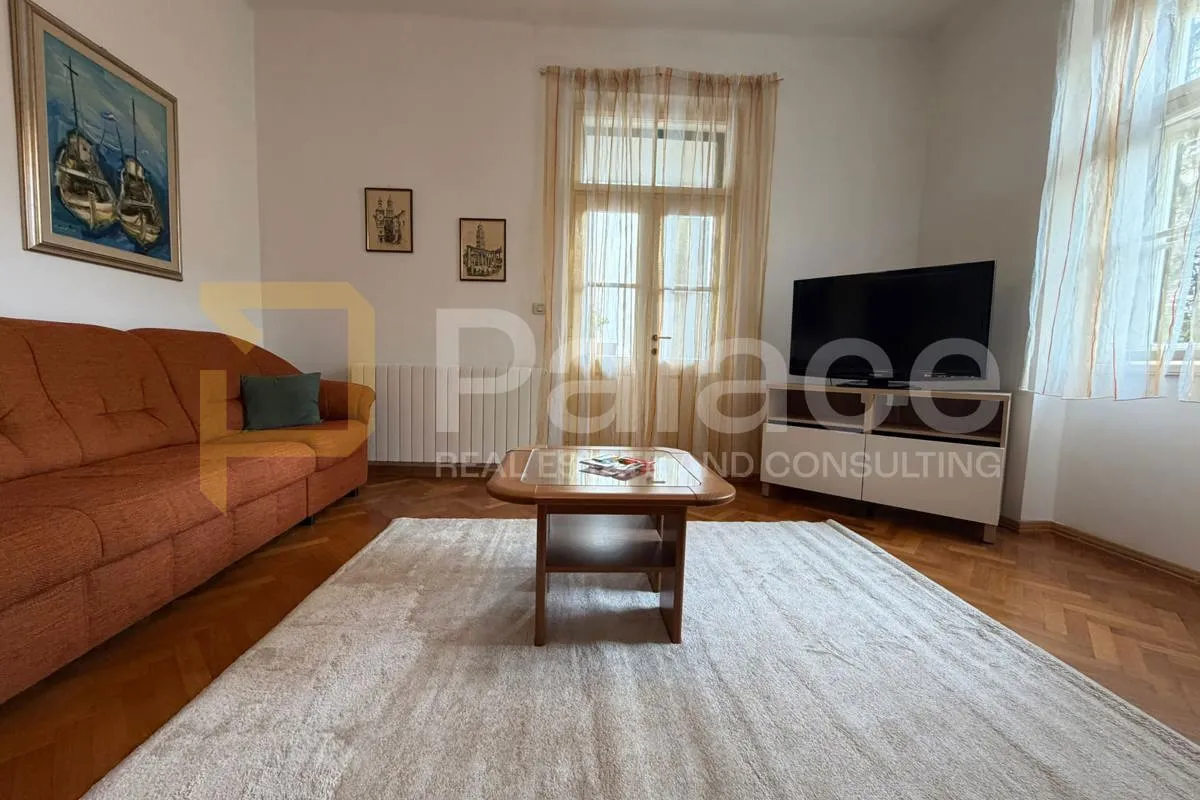 Stan u centru Splita za dugoročan najam - od 03.09.2026.