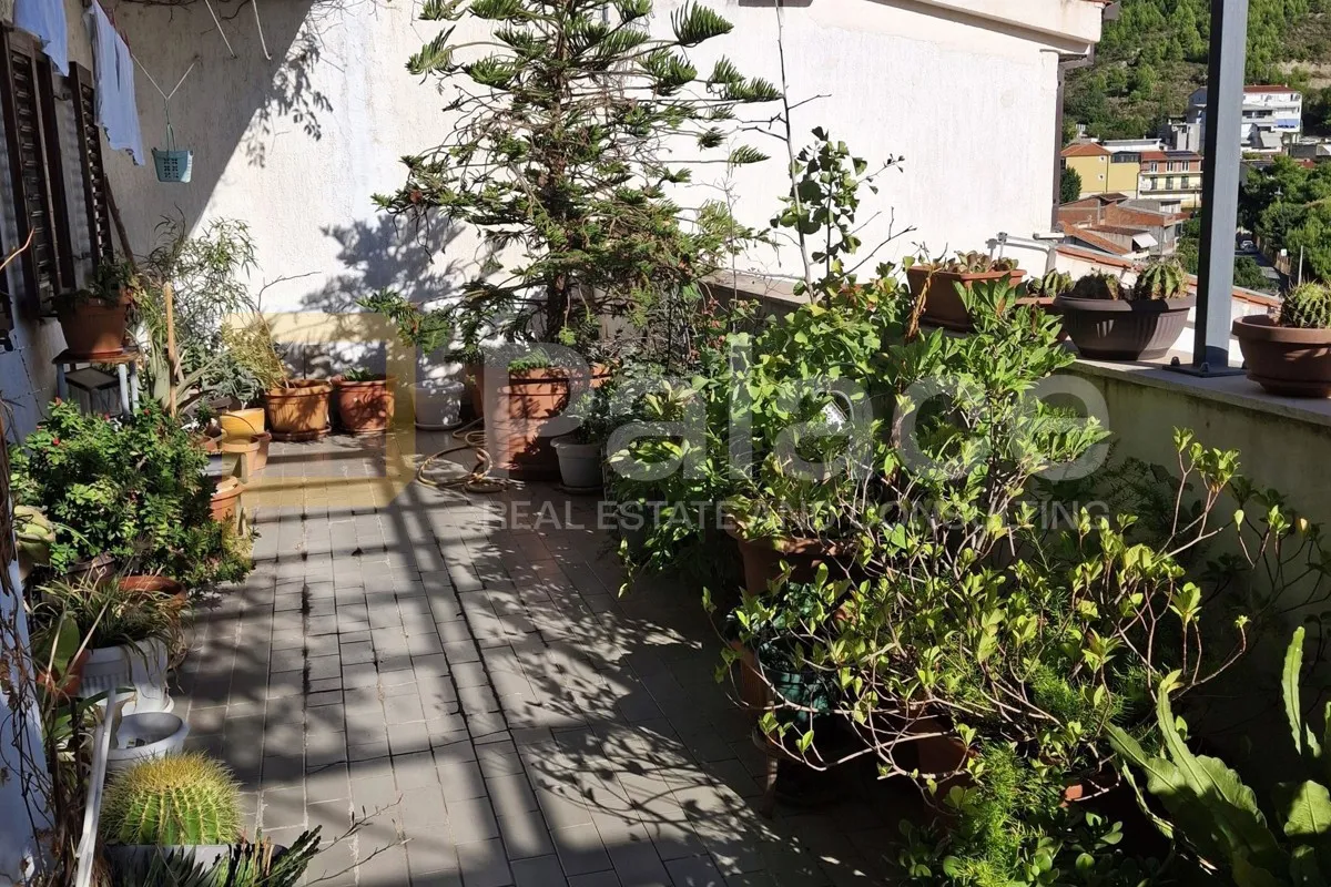 trosoban stan s pogledom na more, 95m2 + 31m2 terasa, dugi rat - slika 15