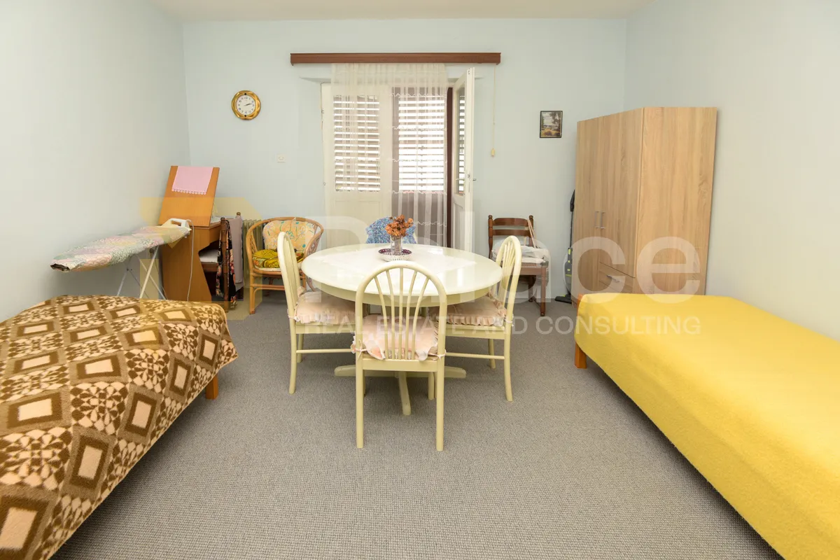 kuća s okućnicom i pogledom na more: brodarica, 572.00 m2 - slika 9
