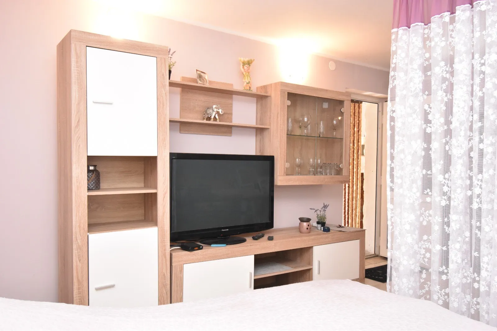 useljiva kuća s 3 apartmana blizu mora, žaborić, 183 m2 - slika 4