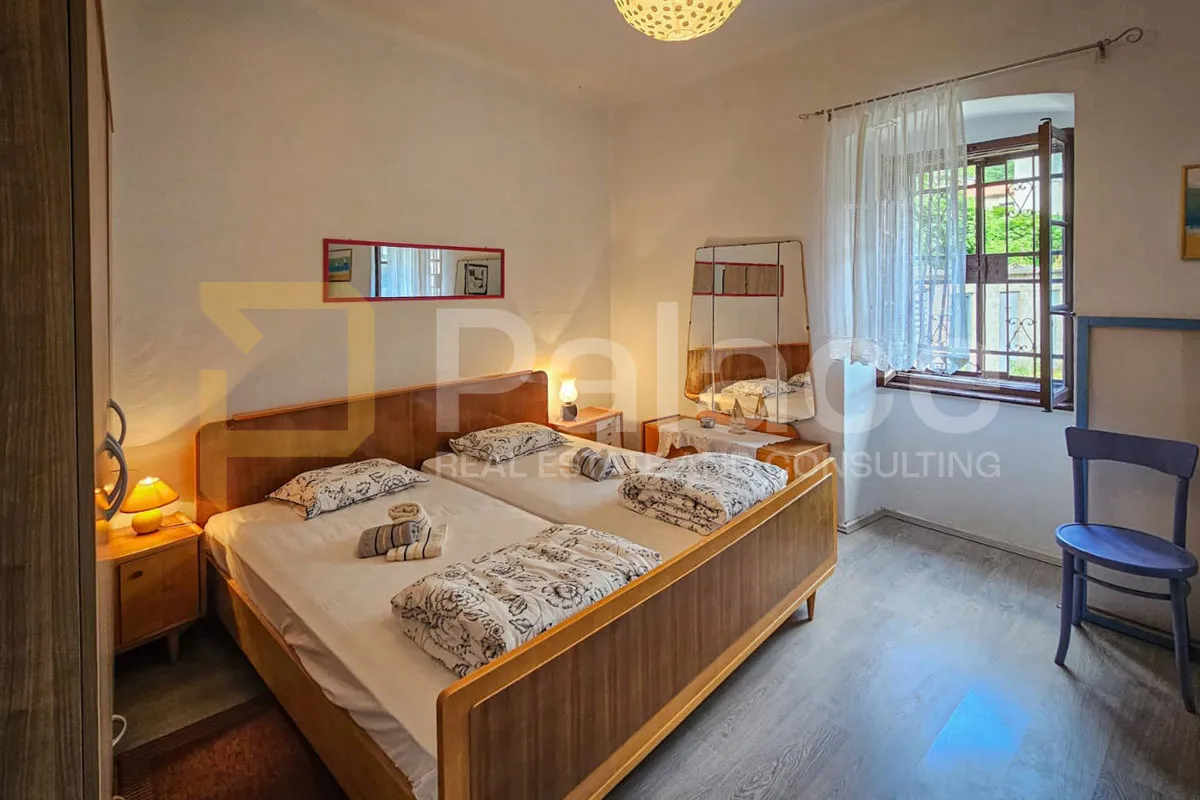 šarmantna kuća u bakru 20 m od mora, 141m2 - slika 15