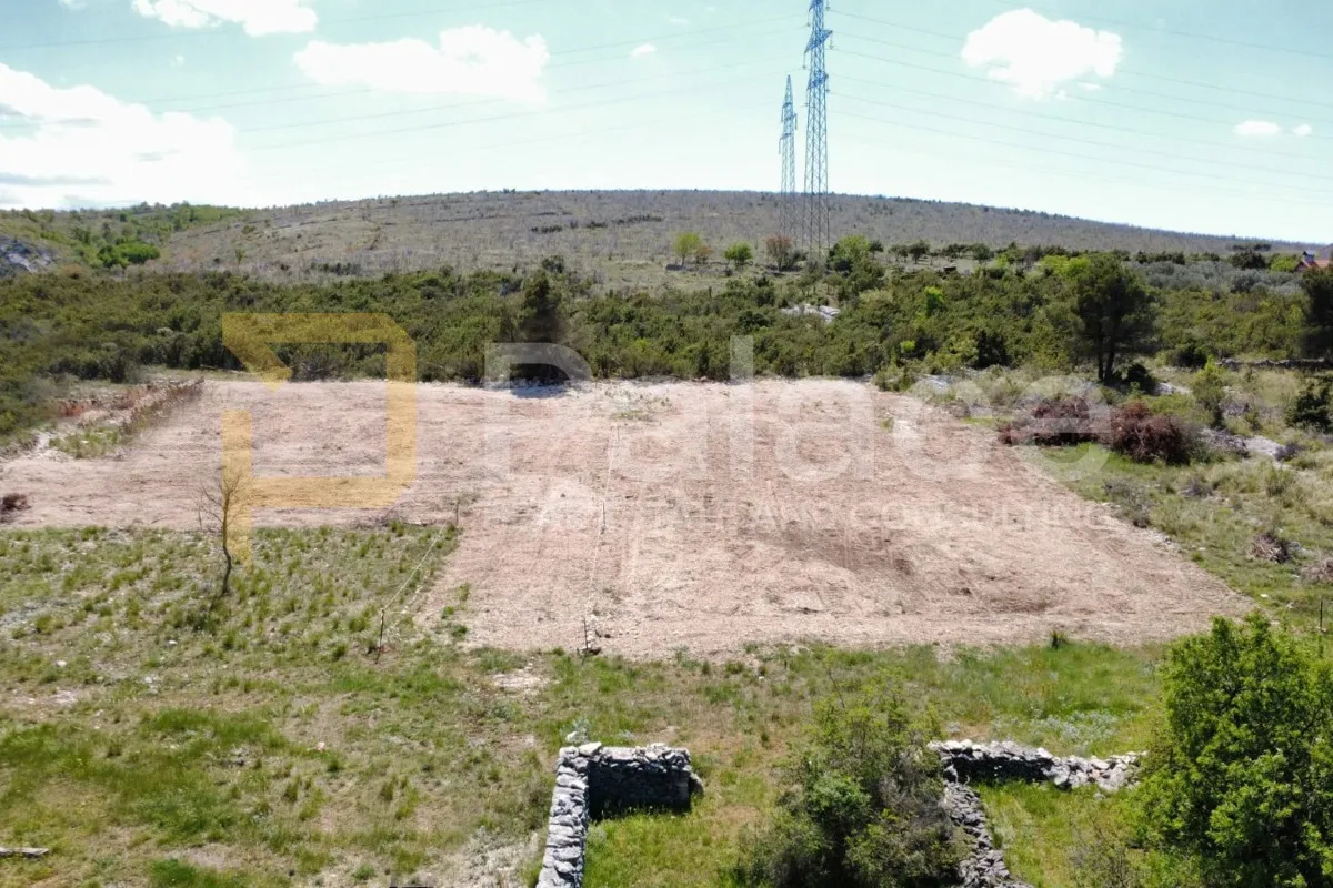 građevinski teren 1000m2 - danilo kraljice - slika 2