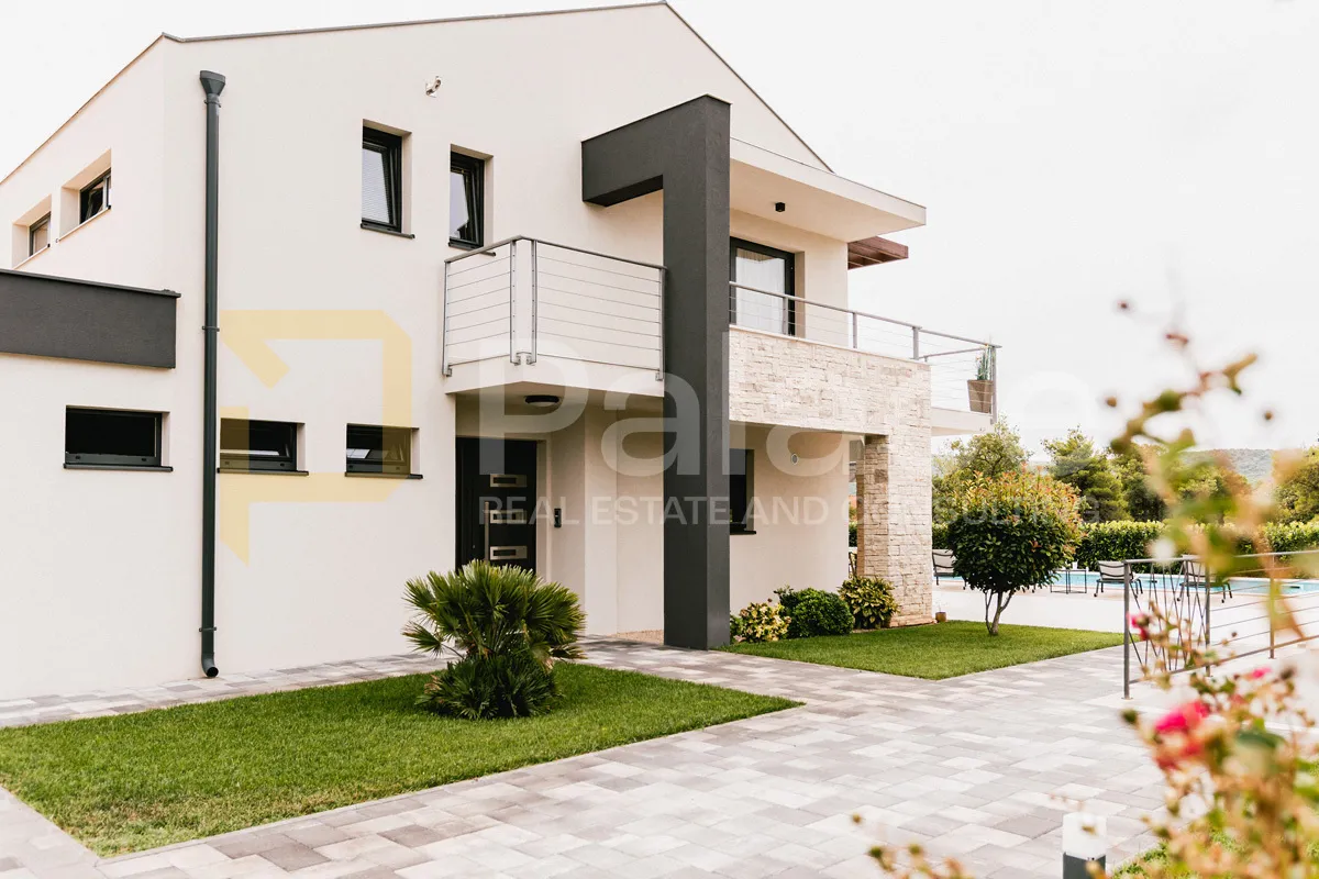 mediteranska vila u srcu zelene oaze - slika 11