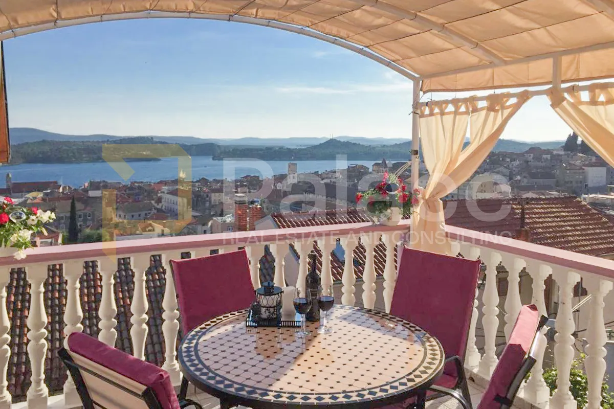 stan s prekrasnim pogledom na grad i more, šibenik, varoš - slika 5