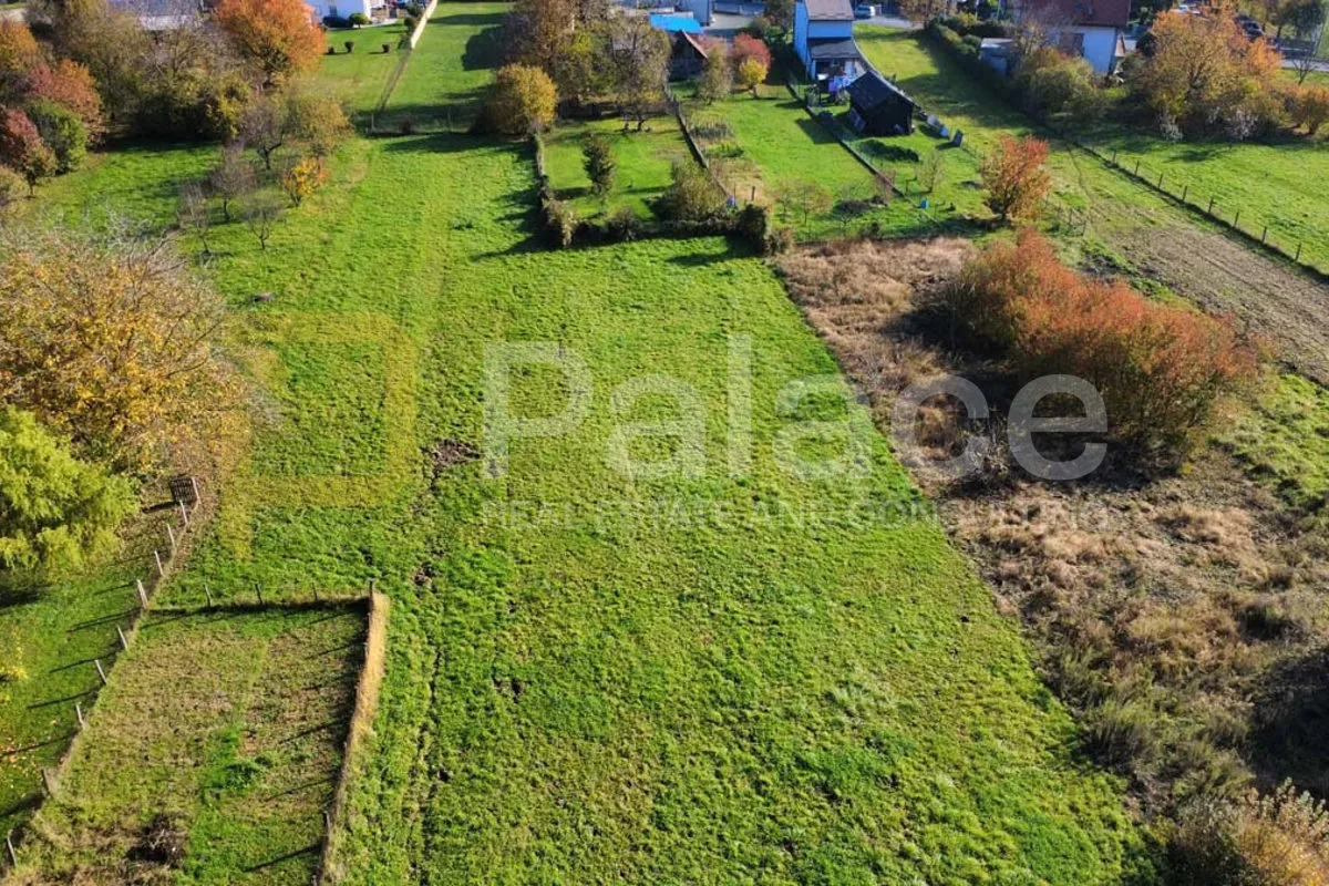 zagreb granešina , veliko zemljšte 4450m2 sa kućom i pomoćnim zgradama - slika 3