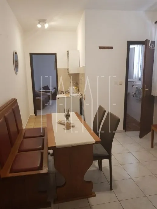*kuća: tisno, katnica, 400 m2 - slika 9