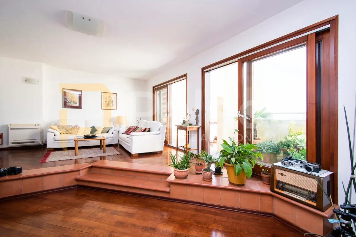 jedinstven penthouse u samom centru grada - slika 16