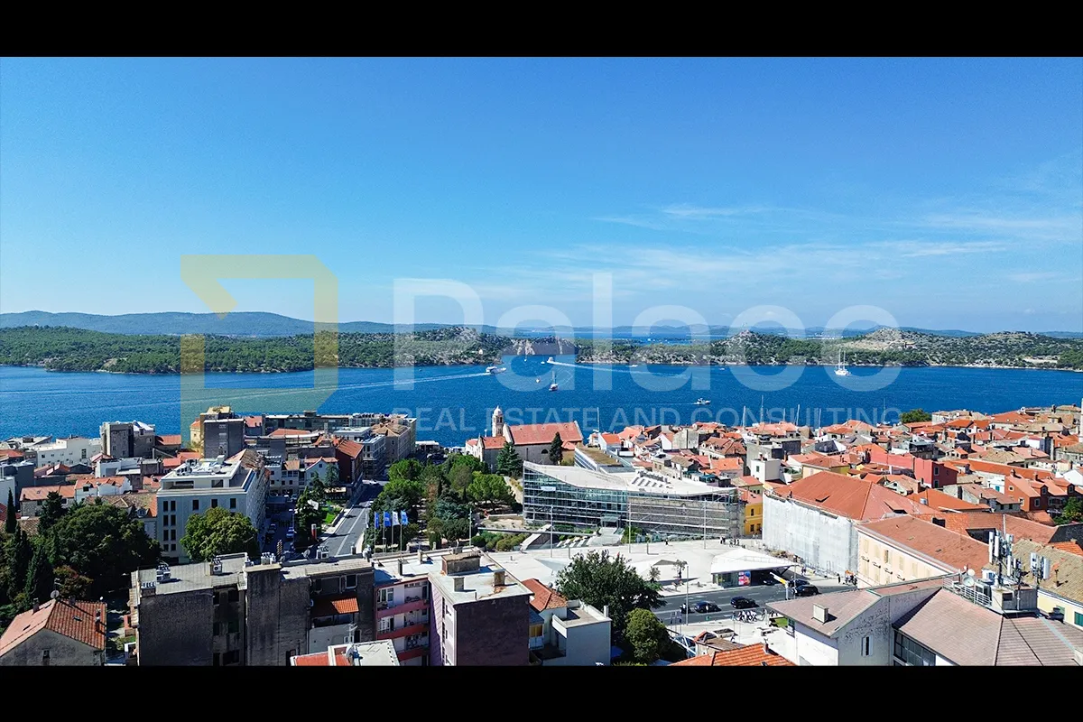 jedinstvena nekretnina u samom centru šibenika sa velikom okućnicom - slika 8