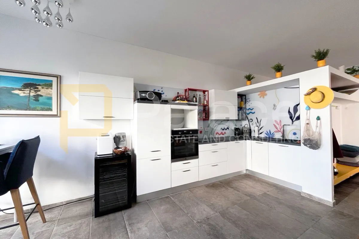 malinska – luksuzni dizajnerski stan 60 m² + terasa 100 m², blizu mora - slika 3