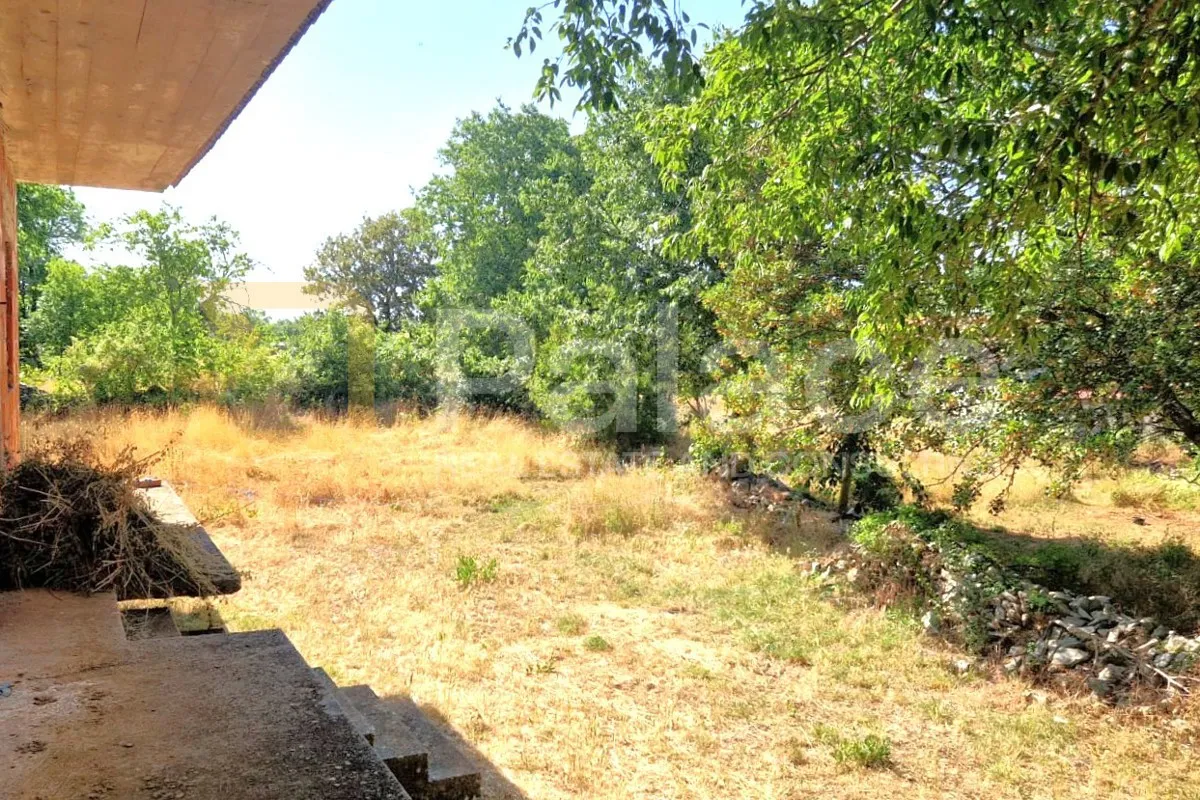 samostojeća visoka prizemnica s potkrovljem, roh-bau, kistanje 139 m2 - slika 8