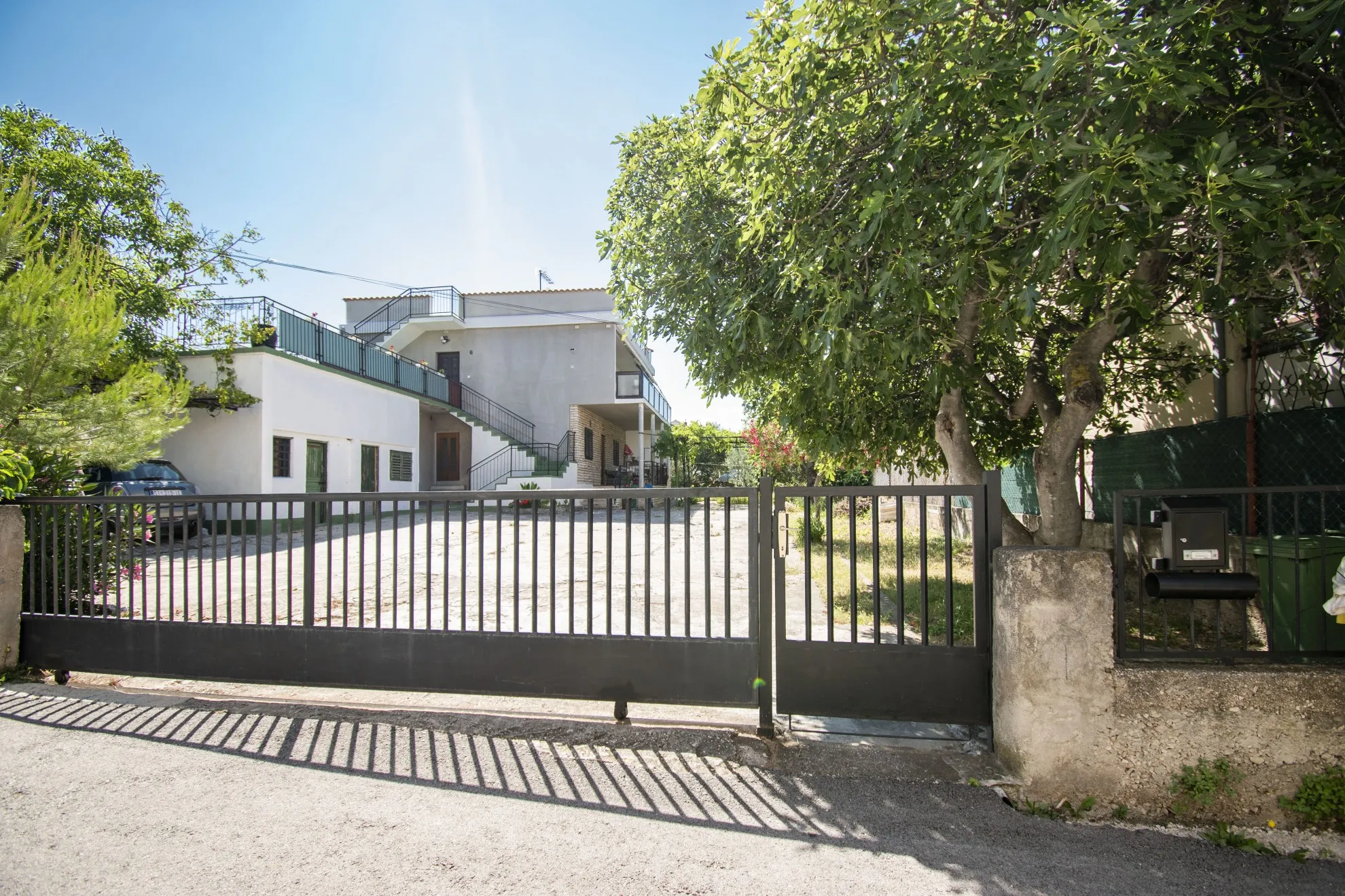 predivna kuća nedaleko od mora, 284 m2 i dvorište 650 m2 - slika 8