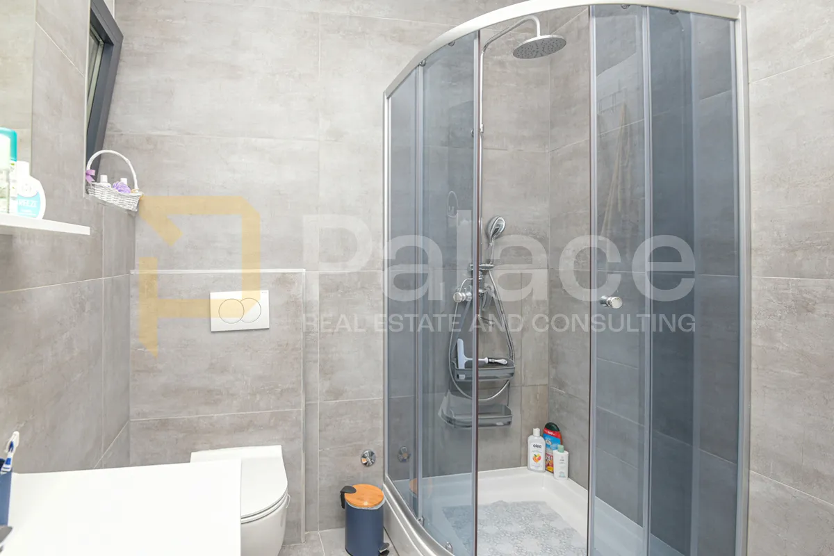 prekrasan dvosoban stan s pogledom na more i vrtom 73 m2, brodarica - slika 15