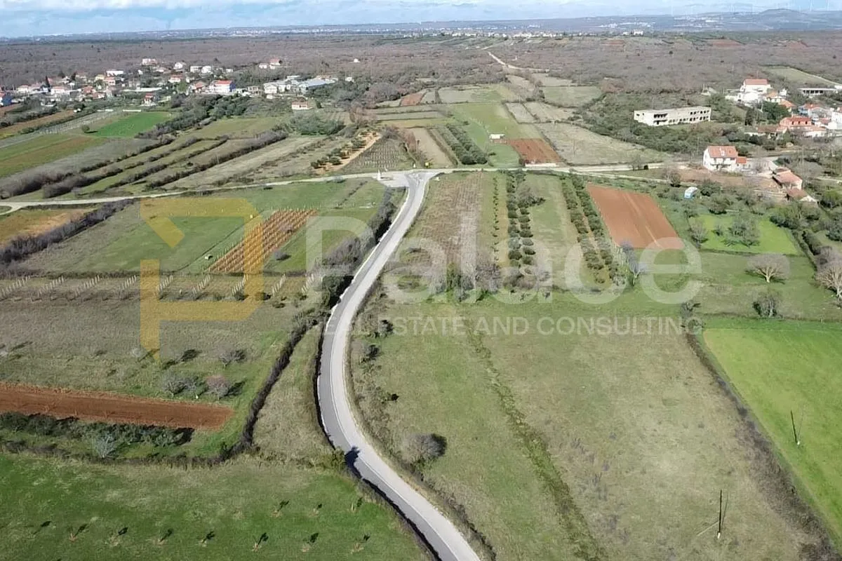 gornje raštane : građevinsko zemljište u mirnom dijelu mjesta 791 m2 - slika 2