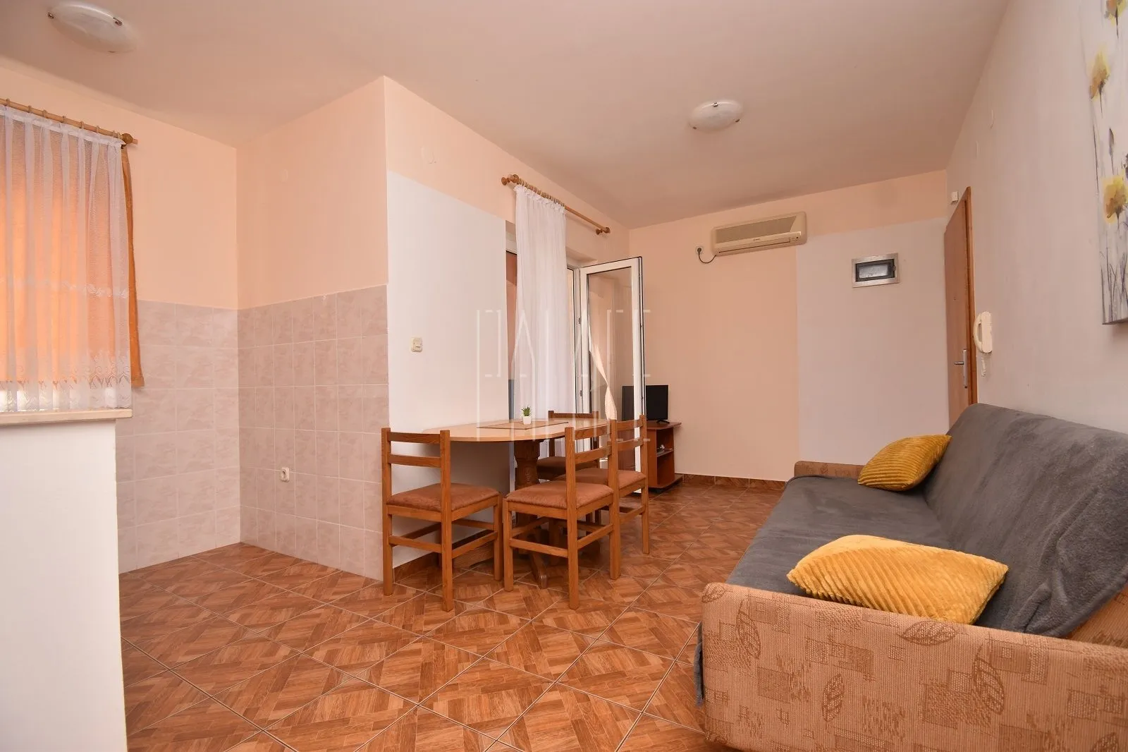 turistički objekt sa 12 apartmana s pogledom na more, srima, 650.00 m2 - slika 12