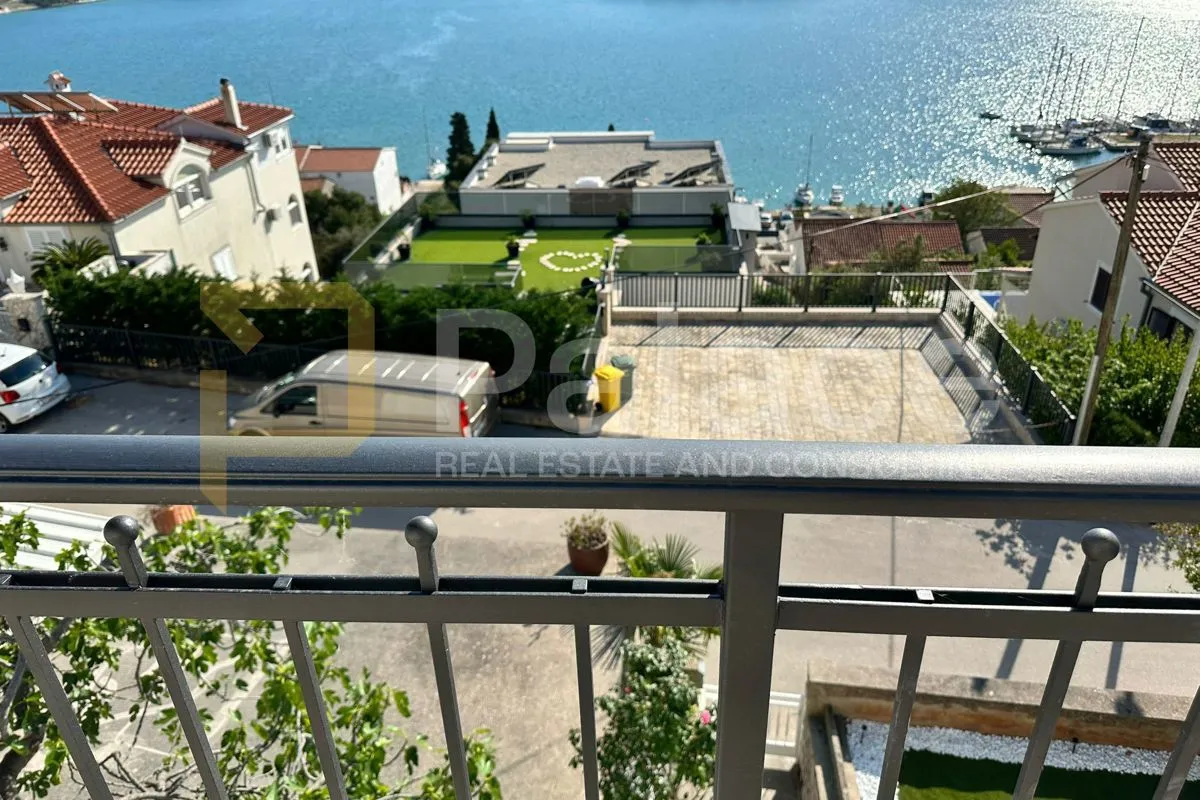kuća predivnog pogleda na izrazito atraktivnoj lokaciji, tisno - slika 2