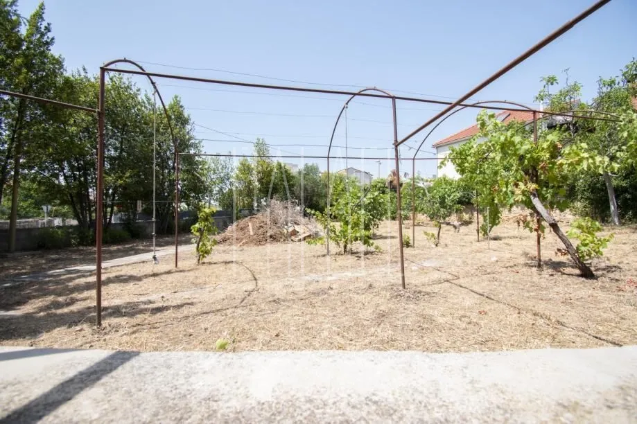 prekrasan povijesni ljetnikovac s perivojem u centru vodica, 180.00 m2 - slika 8