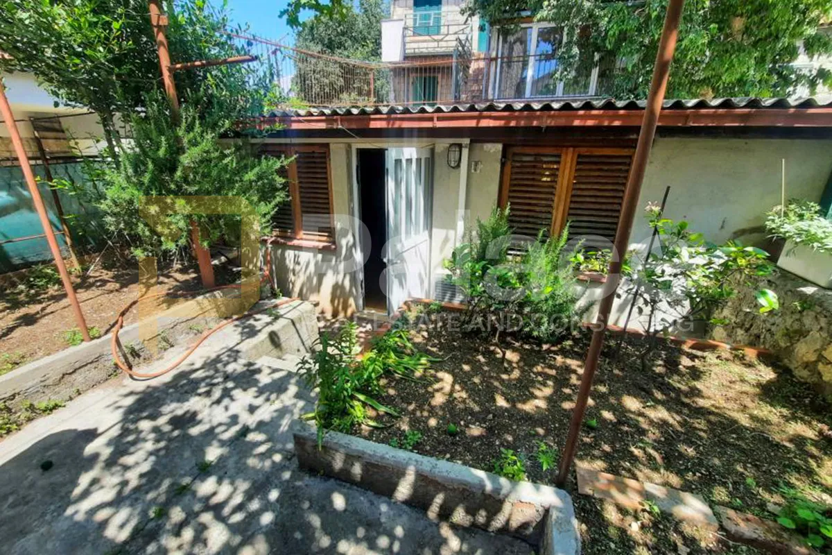 kuća za renovaciju s tri jedinice i dvorištem - centar splita - slika 4