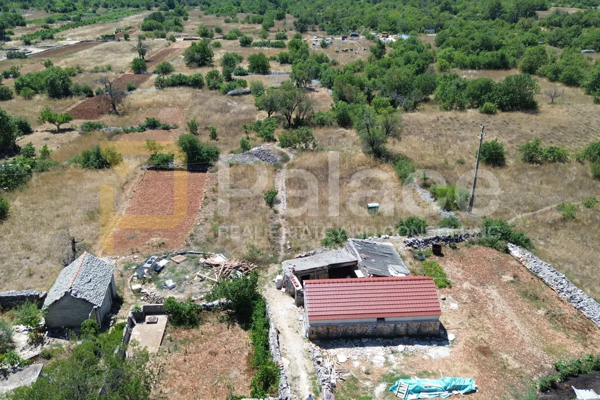 kamena kuća prizemnica sa velikim zemljištem, kruševo kod primoštena - slika 7