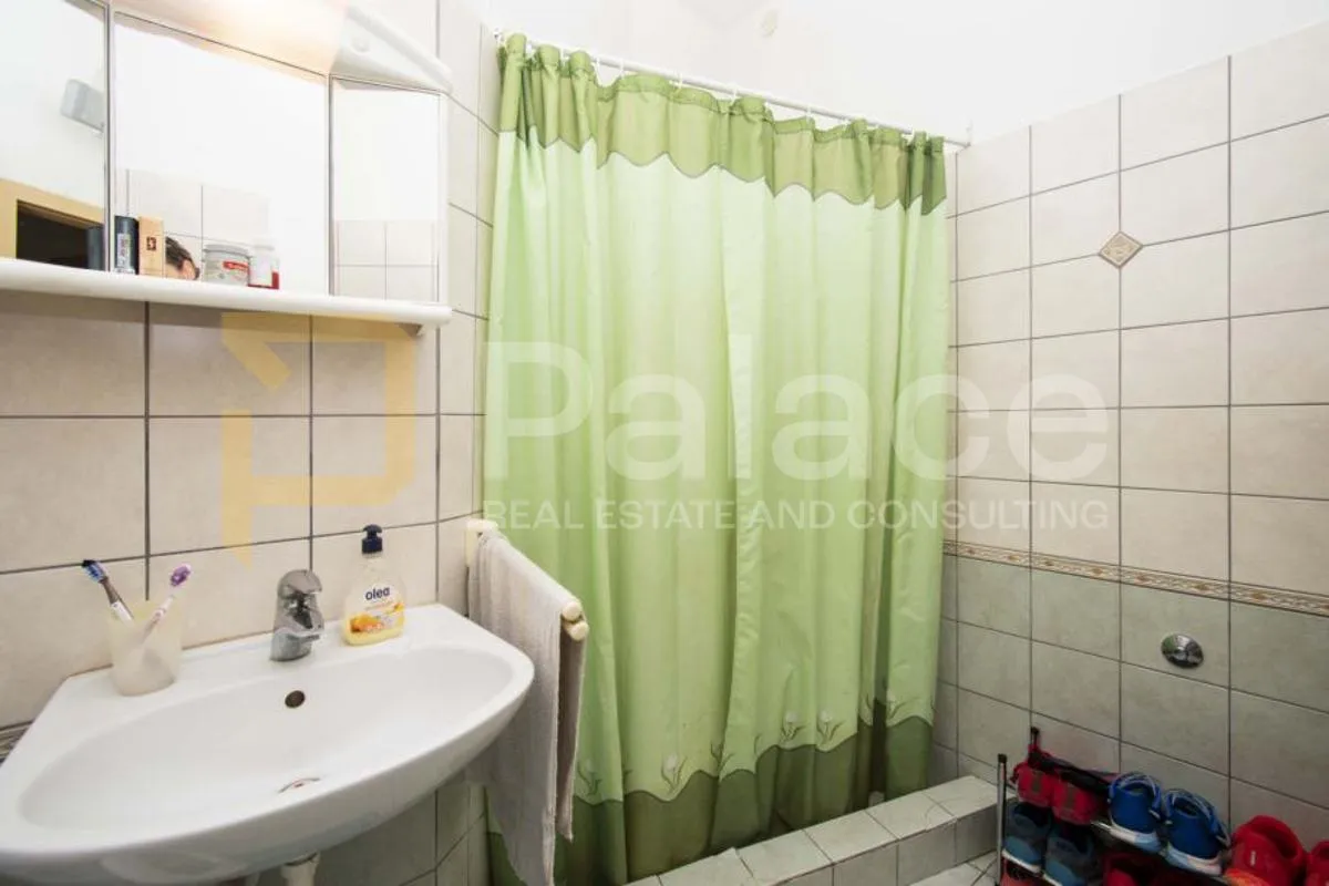 useljivi stan u visokom prizemlju s pogledom, šibeniku, škopinac 93 m2 - slika 11