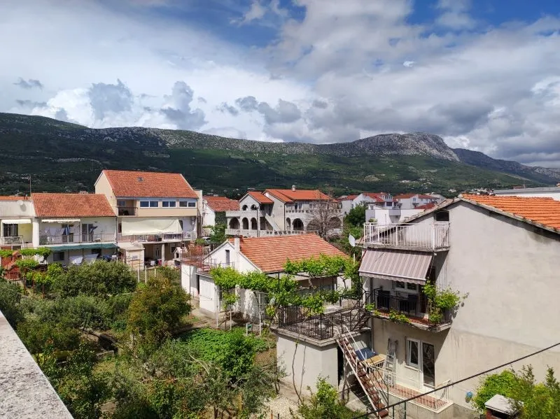 samostojeća kuća s puno potencijala - slika 12