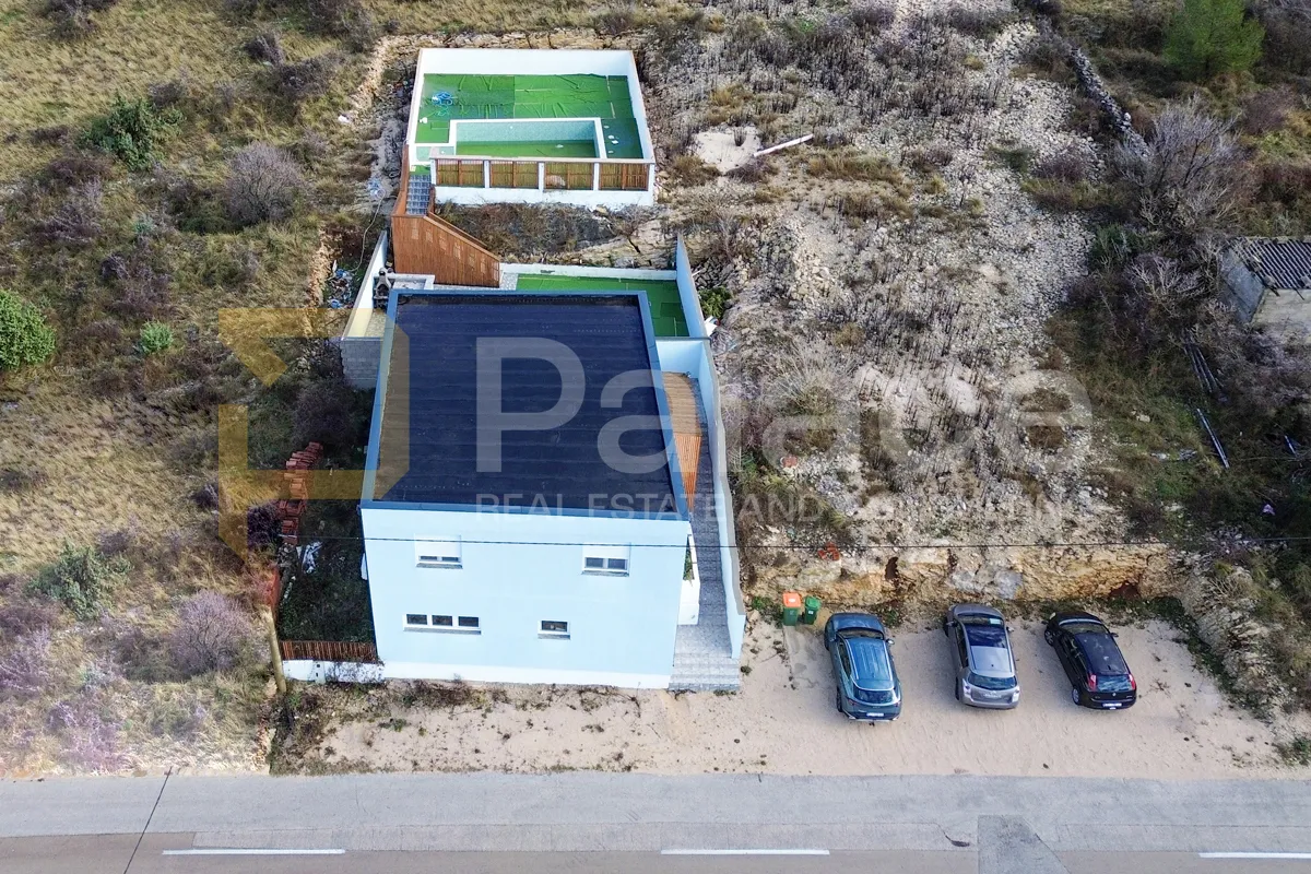kuća za odmor s bazenom i velikom okućnicom perušić benkovački 200 m2 - slika 4