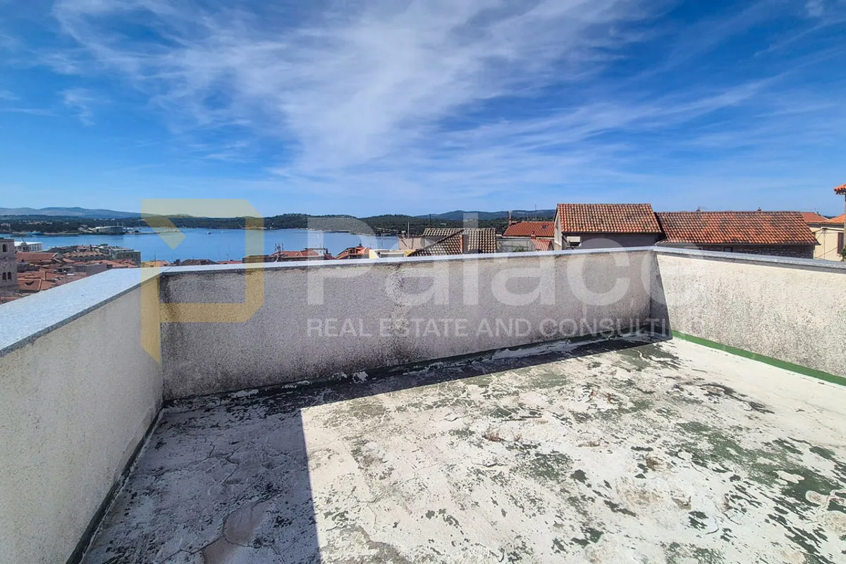 kamena kuća na više etaža s terasom s pogledom na more i grad, 80 m2 - slika 4