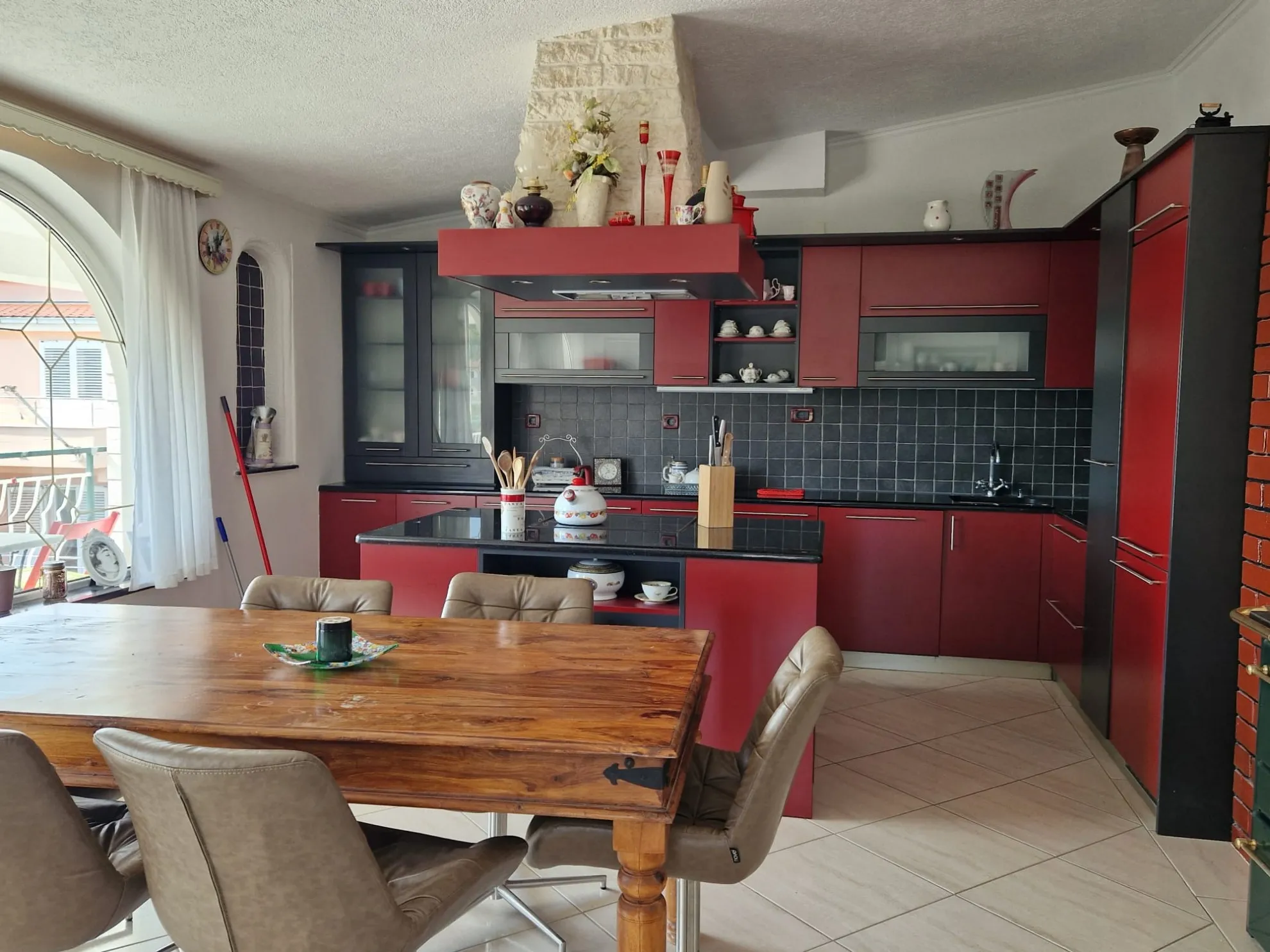 seget vranjica, prekrasna apartmanska kuća - slika 4