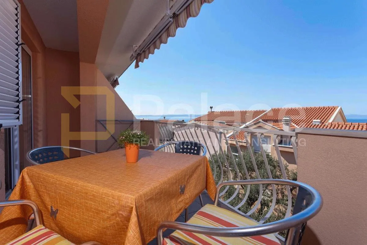*prekrasna kuća s apartmanima, tučepi* - slika 16