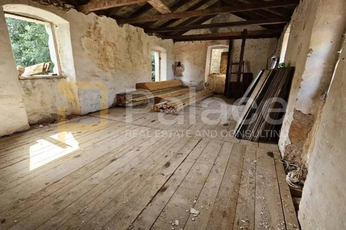 kamena kuća za renovaciju - lukoran - slika 2