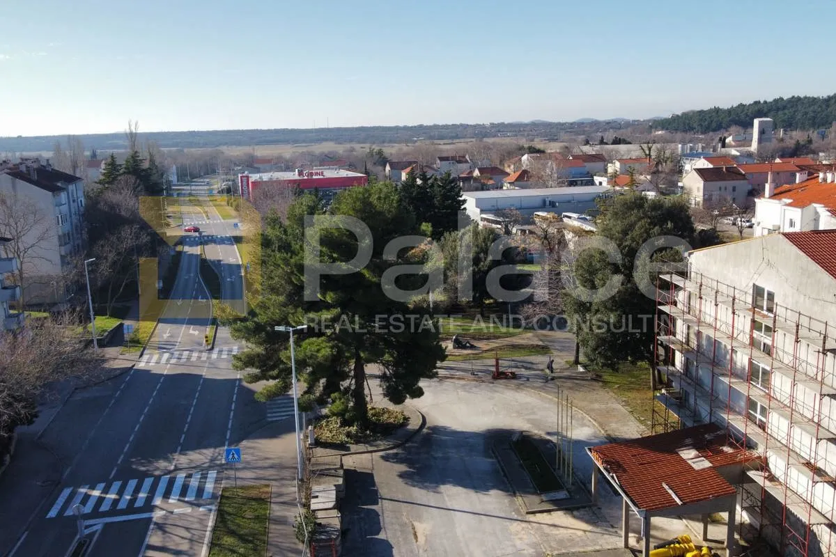 jedinstvena prilika: hotel za renovaciju u centru benkovca - slika 6