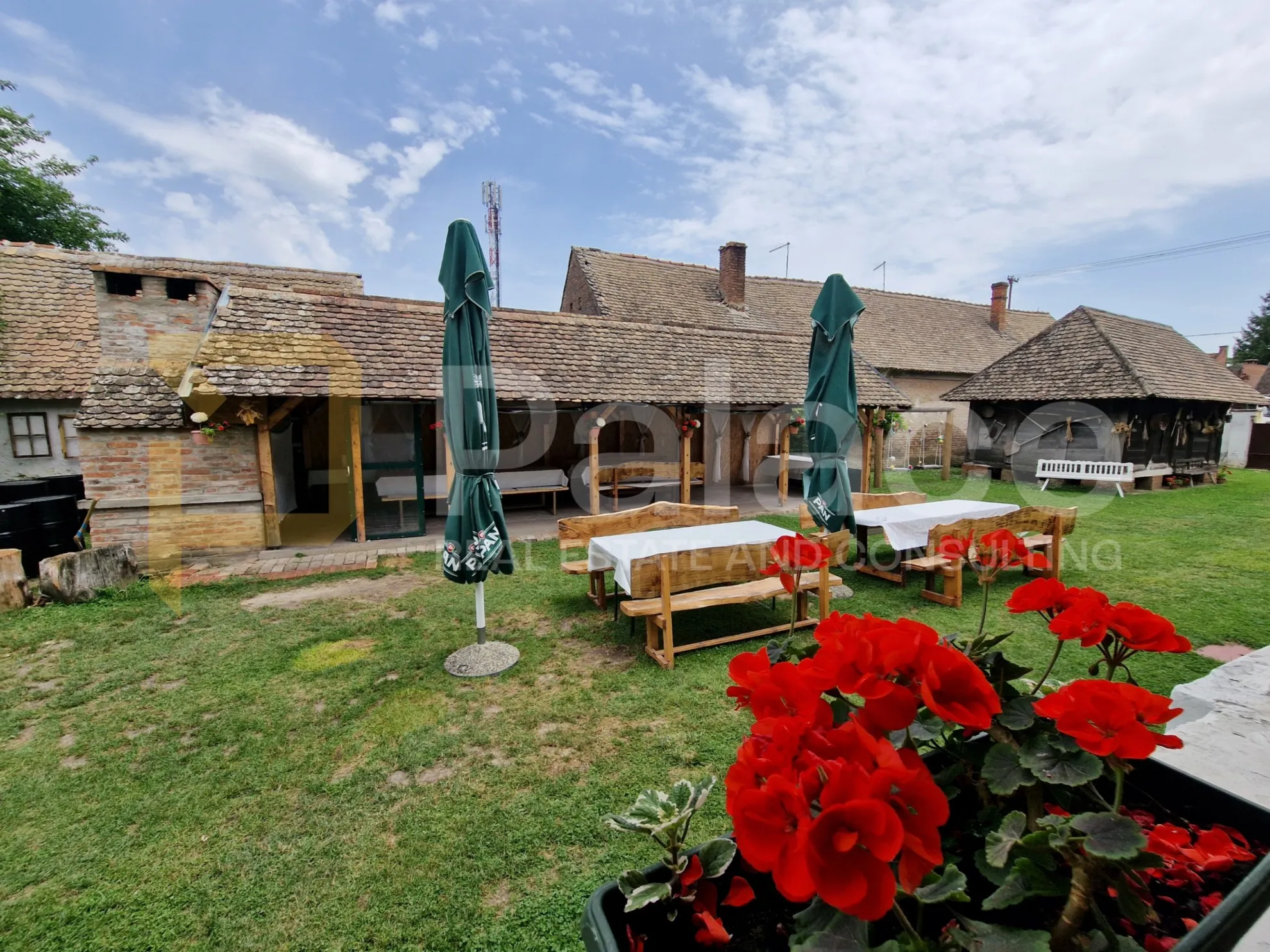 kuća s apartmanima i bazenom, 200 m2, bizovac - slika 20
